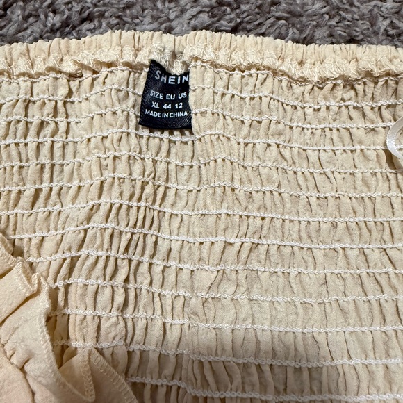 SHEIN NWOT Cream Smocked Top size XL - Picture 3 of 3